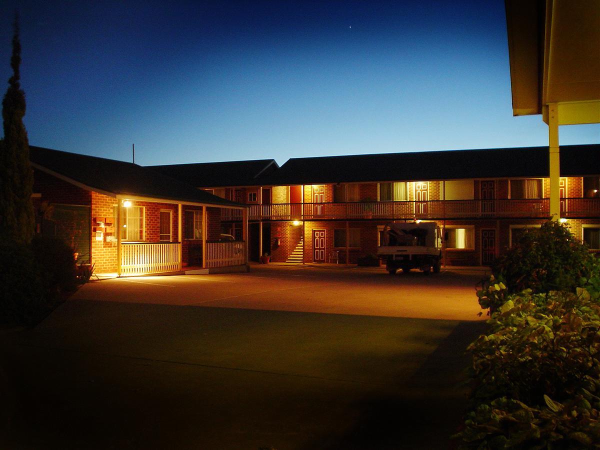 The Crossing Motel Junee Esterno foto